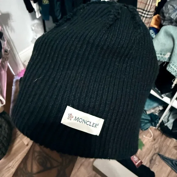 Moncler Black Knit Hat with Logo - Picture 2 of 3